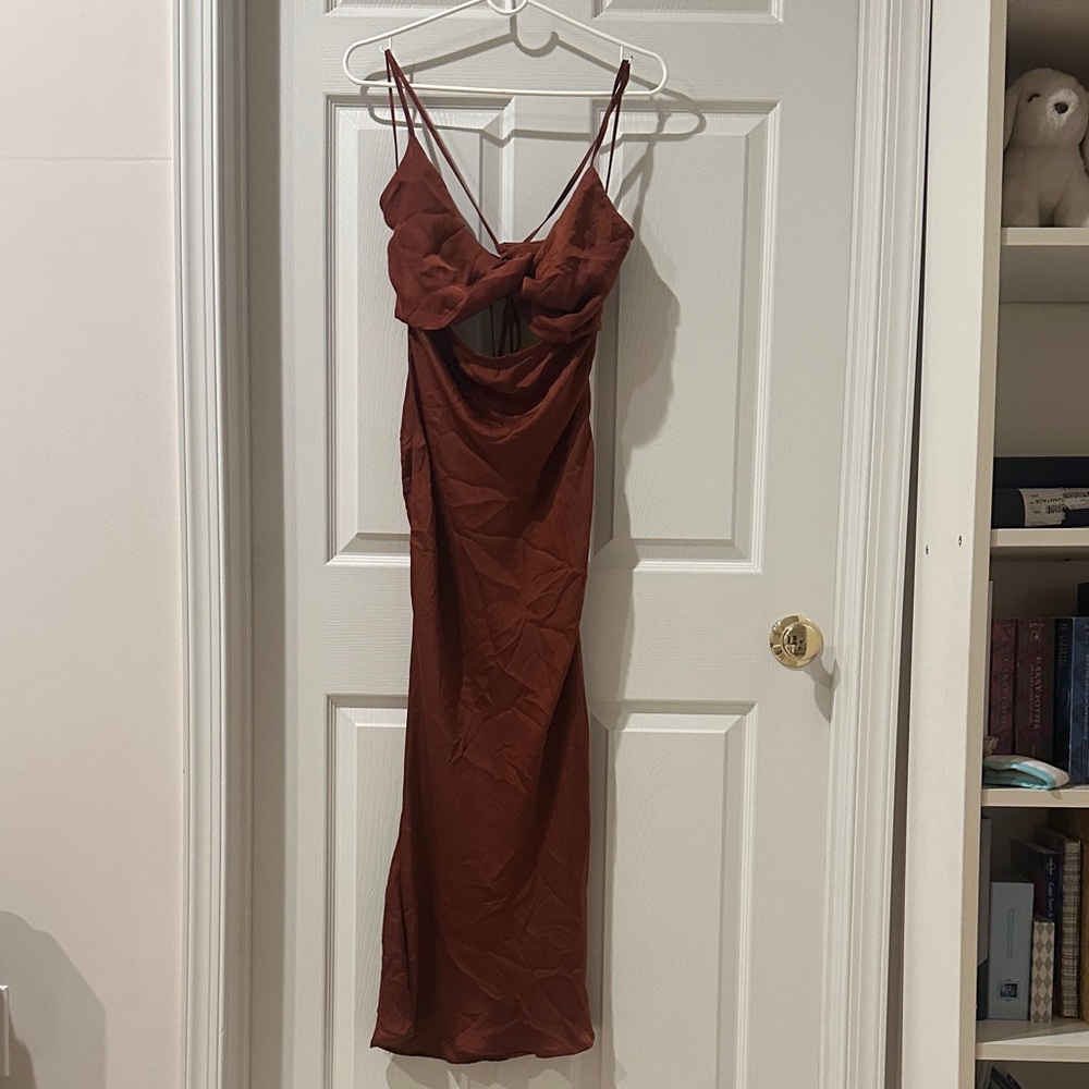 Elegant Backless Dress in Rust-Brown